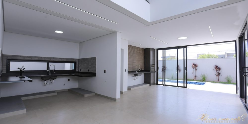 e67d05af-1927-4167-a3f4-859856c8aea0